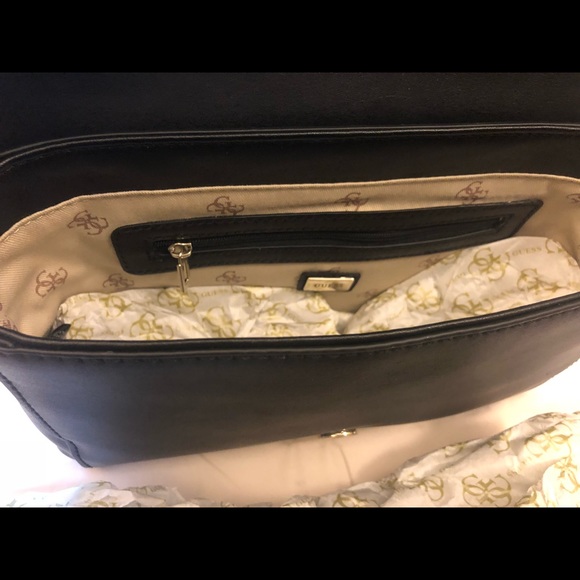 Guess fruit punch crossbody - Picture 7 of 8